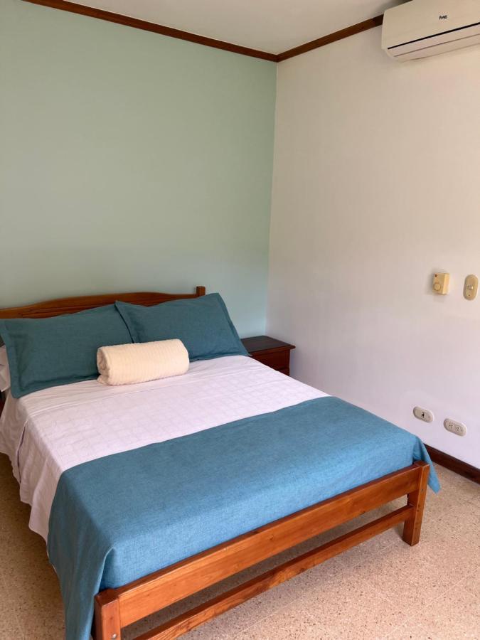 Hotel Caucasia Ngoại thất bức ảnh